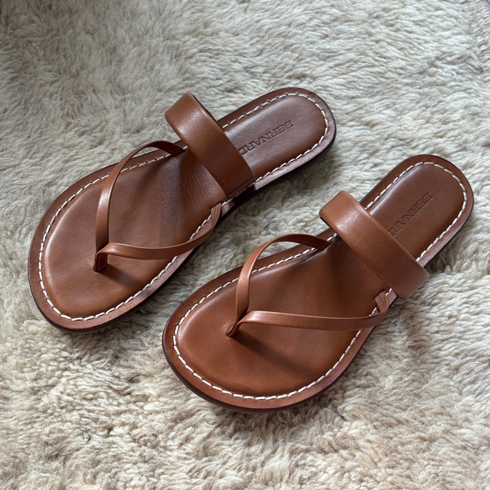 Bernardo Leia Thong Sandal Size 7